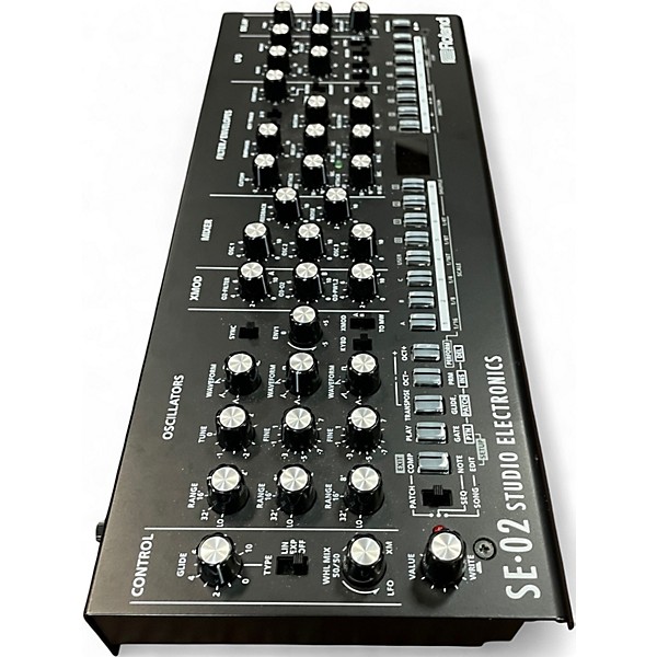 Used Roland SE02 Synthesizer