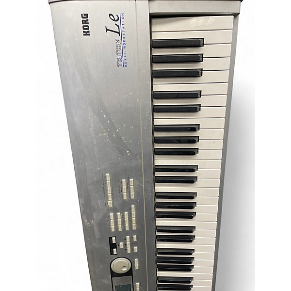 Used KORG Triton Le 88 Key Keyboard Workstation