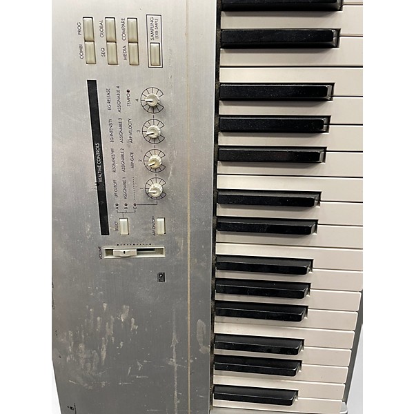 Used KORG Triton Le 88 Key Keyboard Workstation