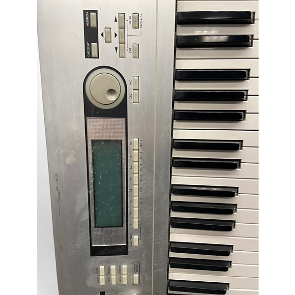 Used KORG Triton Le 88 Key Keyboard Workstation