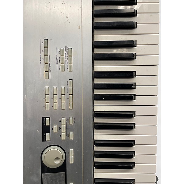 Used KORG Triton Le 88 Key Keyboard Workstation