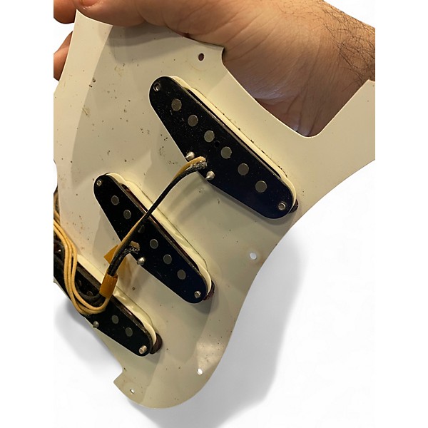 Vintage 1987 Fender 1987 LAKE PLACID BLUE STRATOCASTER 62 REISSUE Lake Placid Blue Solid Body Electric Guitar