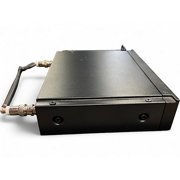 Used Shure ULXD4 w/ MIC AND RECEIVER Wireless System