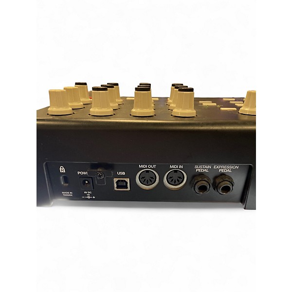 Used Akai Professional MPK25 25 Key MIDI Controller