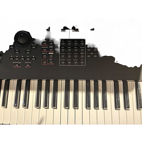 Used Yamaha MONTAGE M7 Keyboard Workstation