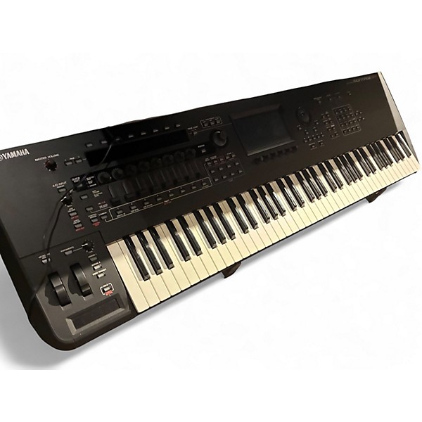 Used Yamaha MONTAGE M7 Keyboard Workstation