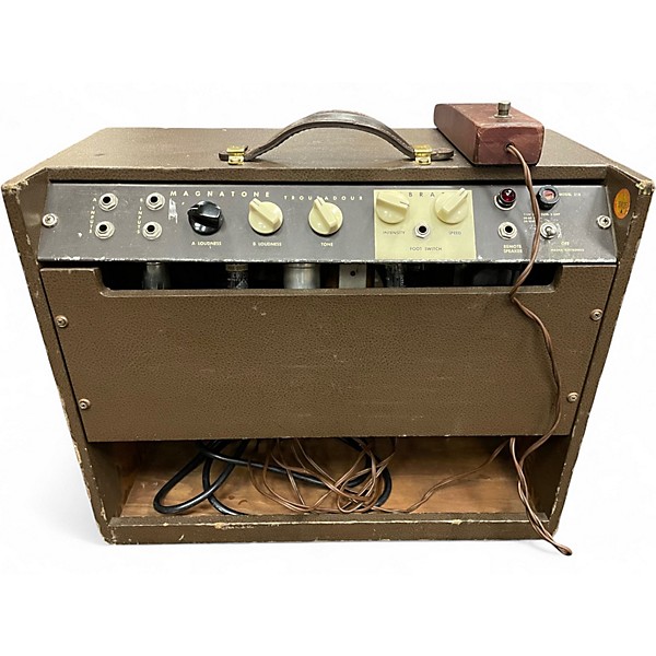 Vintage 1960 Magnatone Troubadour 213 Tube Guitar Combo Amp