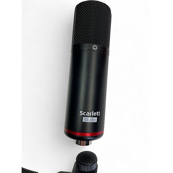 Used Focusrite scarlett 2i2 Studio