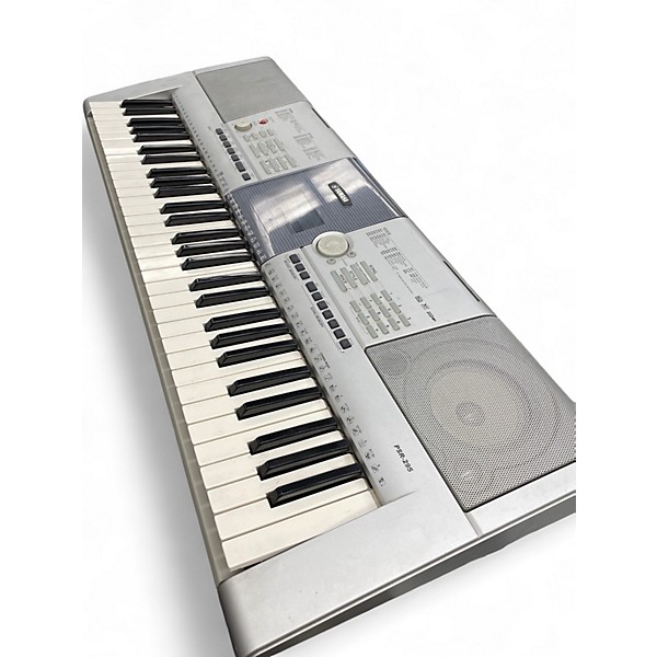 Used Yamaha PSR295 61 Key Portable Keyboard