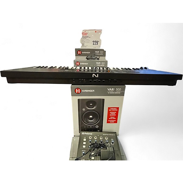 Used Native Instruments Komplete Kontrol s61 mkiii MIDI Controller