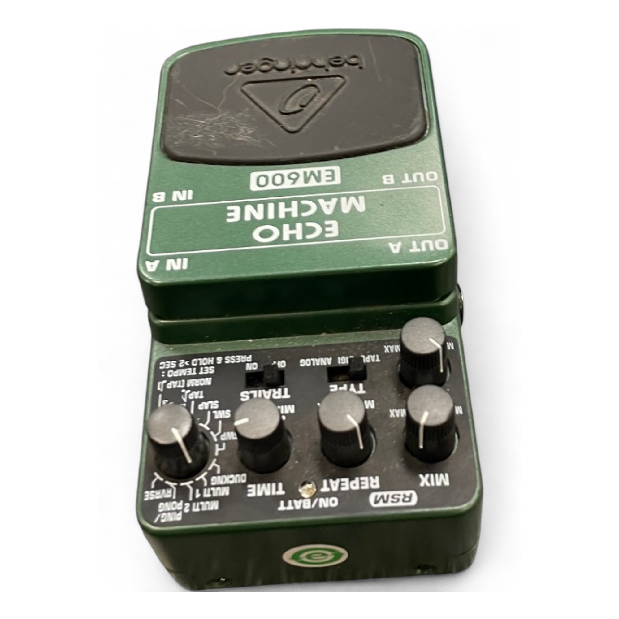 Used Behringer EM600 Echo Machine Echo Modeling Effect Pedal