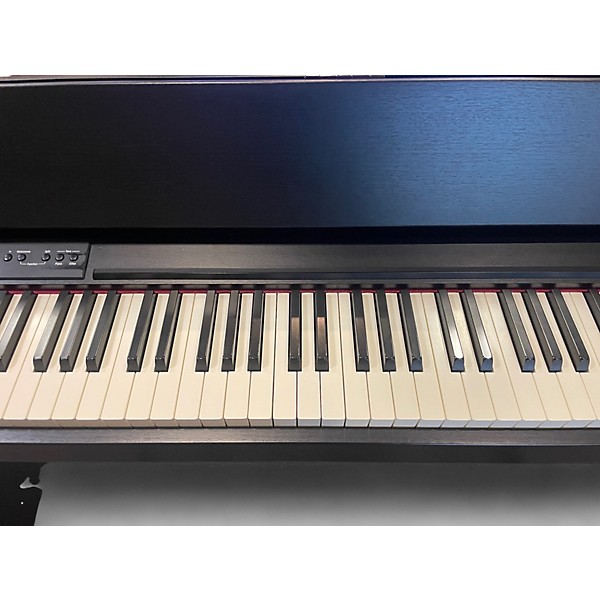 Used Roland F140R Digital Piano