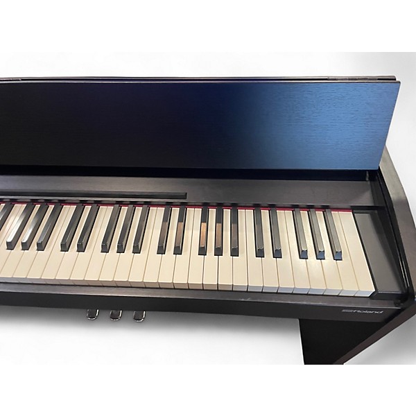 Used Roland F140R Digital Piano