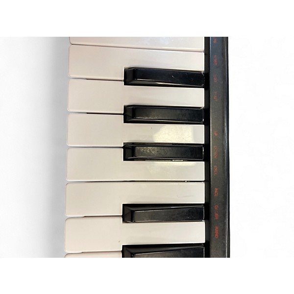 Used Akai Professional LPK25 MIDI Controller