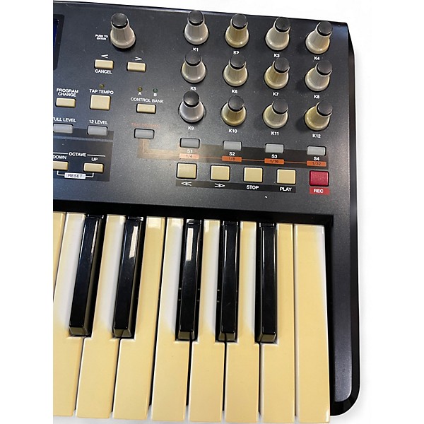 Used Akai Professional MPK25 25 Key MIDI Controller