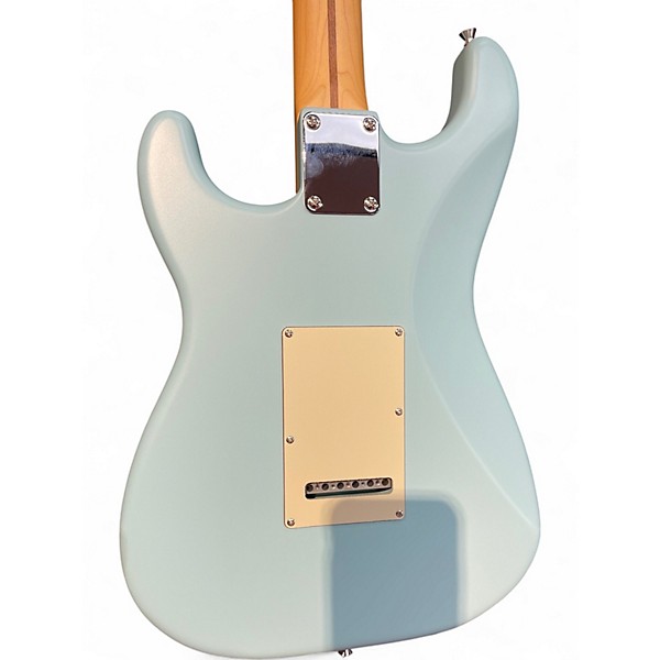 Used Fender JUNIOR COLLECTION Daphne Blue Solid Body Electric Guitar