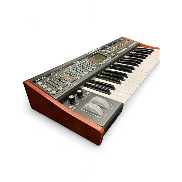 Used Behringer DeepMind 6 Synthesizer