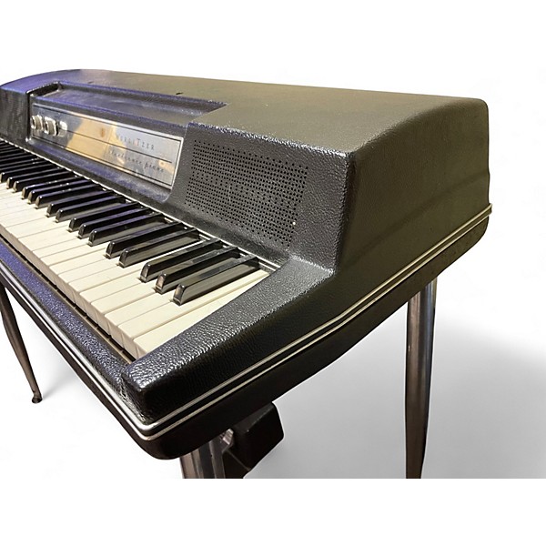 Used Wurlitzer 200 Acoustic Piano