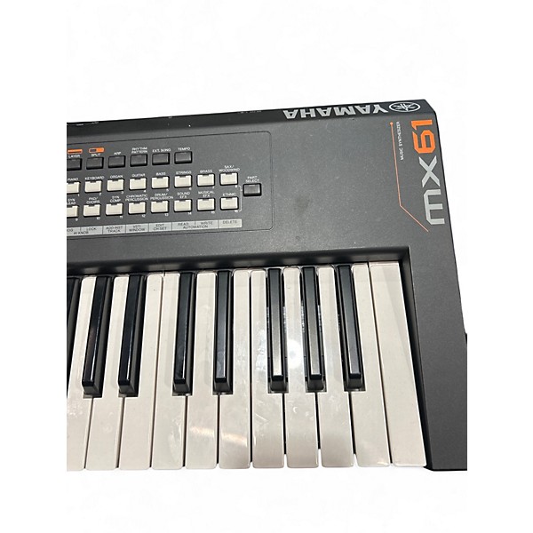Used Yamaha MX61 61 Key Keyboard Workstation