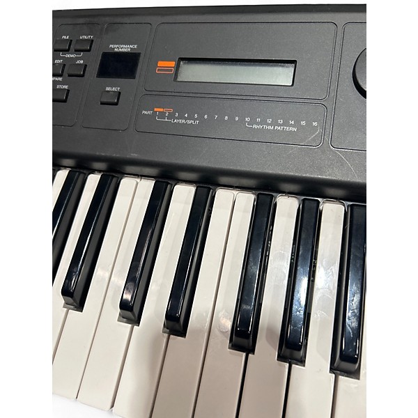 Used Yamaha MX61 61 Key Keyboard Workstation