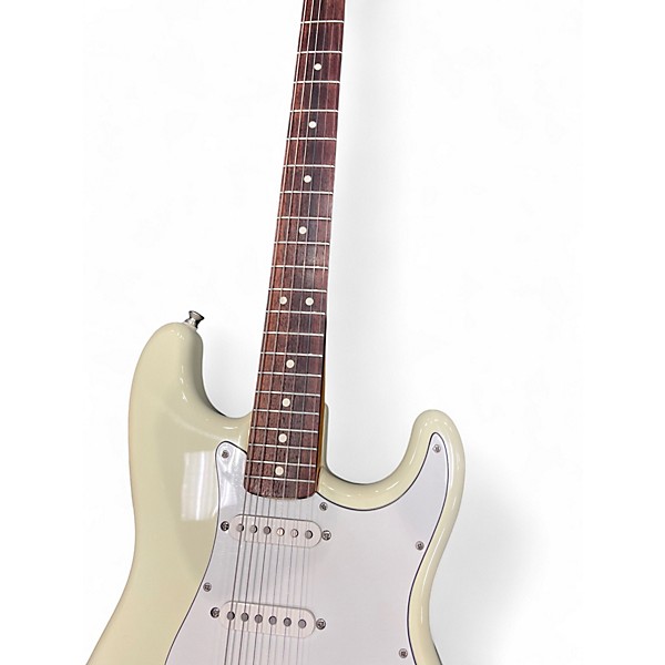 Used Fender  Stratocaster Alpine White Solid Body Electric Guitar