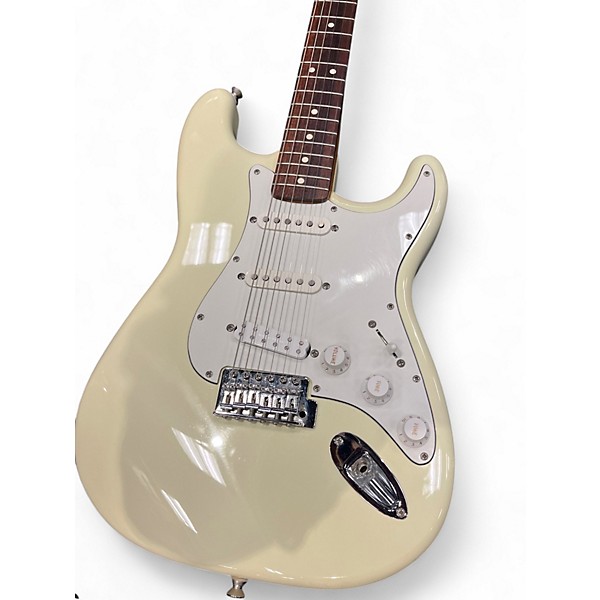 Used Fender  Stratocaster Alpine White Solid Body Electric Guitar