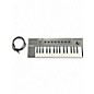 Used Komplete  KONTROL M32 MIDI Controller thumbnail
