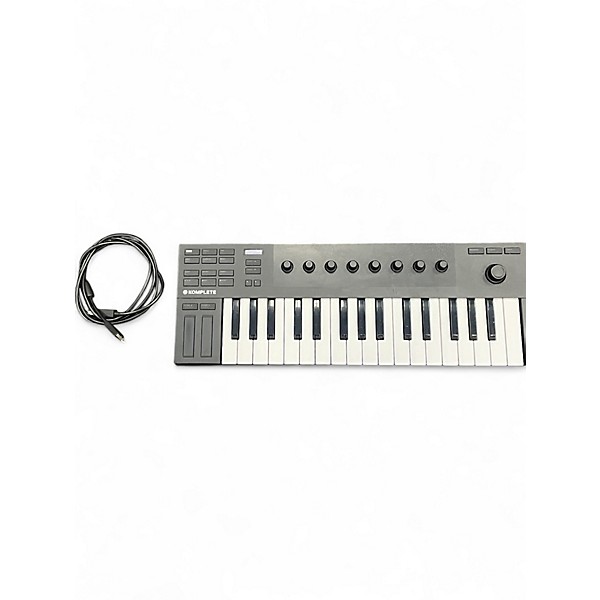 Used Komplete  KONTROL M32 MIDI Controller