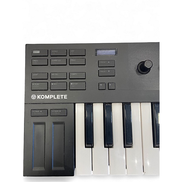 Used Komplete  KONTROL M32 MIDI Controller