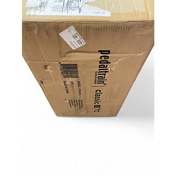 Used Pedaltrain Classic 2 Pedalboard with Tour Case Pedal Board