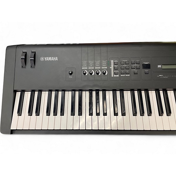 Used Yamaha MX88 Synthesizer