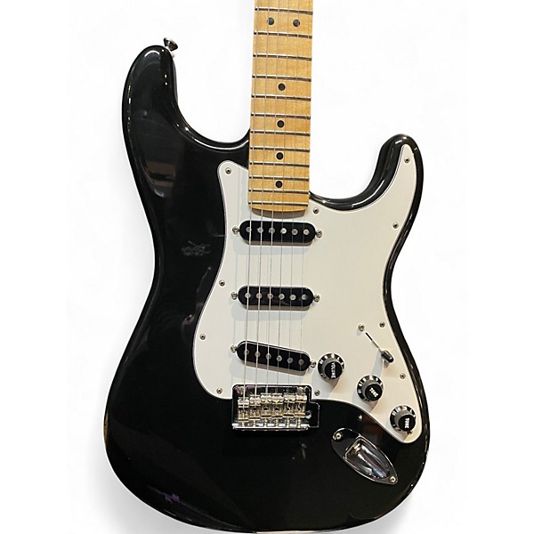 Used Fender Special Edition Player Stratocaster Black and White Solid Body Electric Guitar