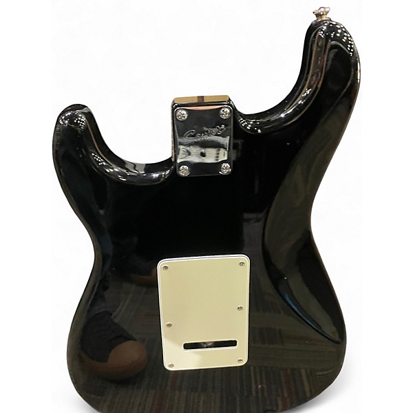 Used 2017 Squier Affinity Stratocaster Black Solid Body Electric Guitar