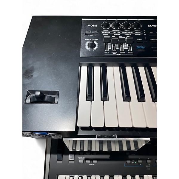 Used Roland JUNO DS61 Keyboard Workstation