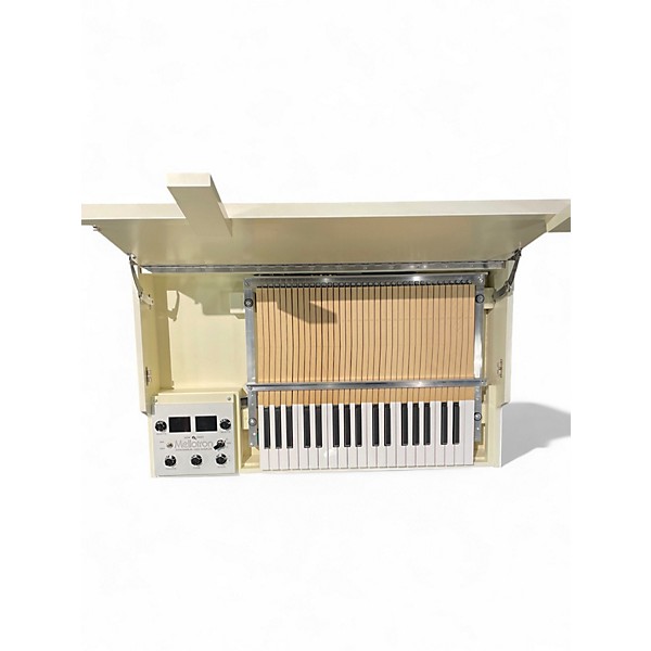 Used Mellotron M4000D Synthesizer