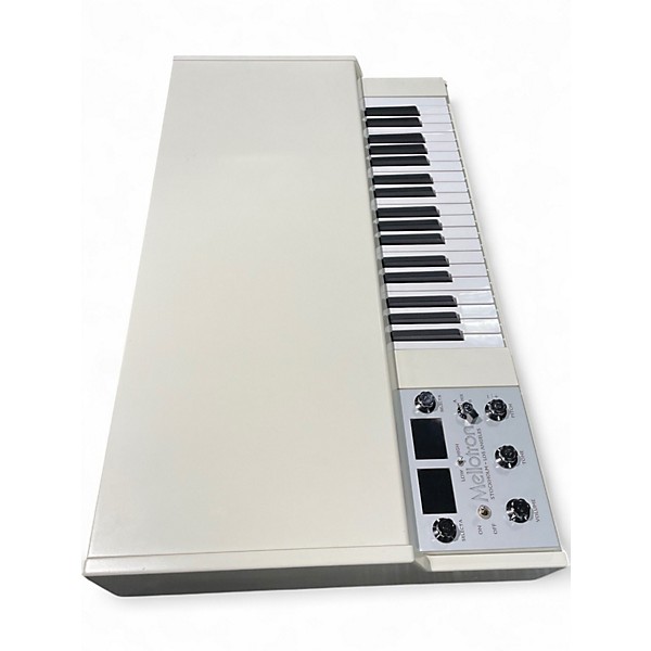 Used Mellotron M4000D Synthesizer