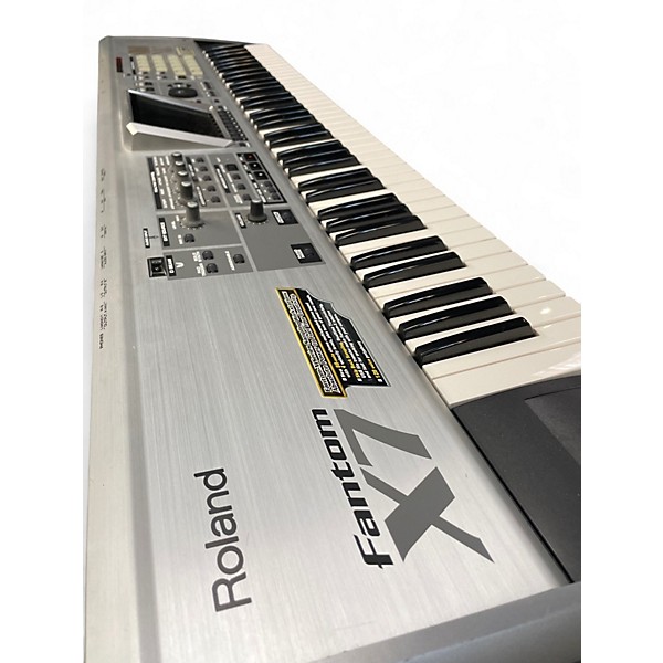Used Roland fantom x7 Synthesizer