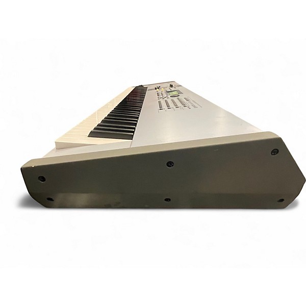 Used Yamaha Motif ES8 88 Key Keyboard Workstation