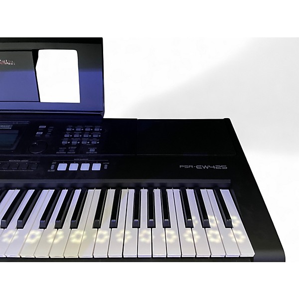 Used Yamaha PSREW425 Digital Piano