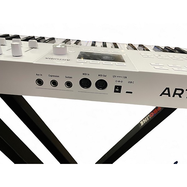 Used Arturia keylab 49 mk3 white MIDI Controller