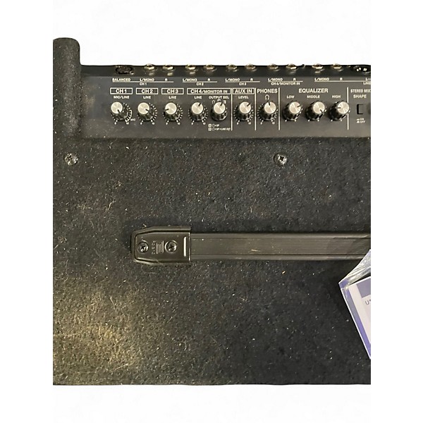 Used Roland KC600 Keyboard Amp