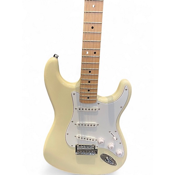 Used Squier Affinity Stratocaster Alpine White Solid Body Electric Guitar