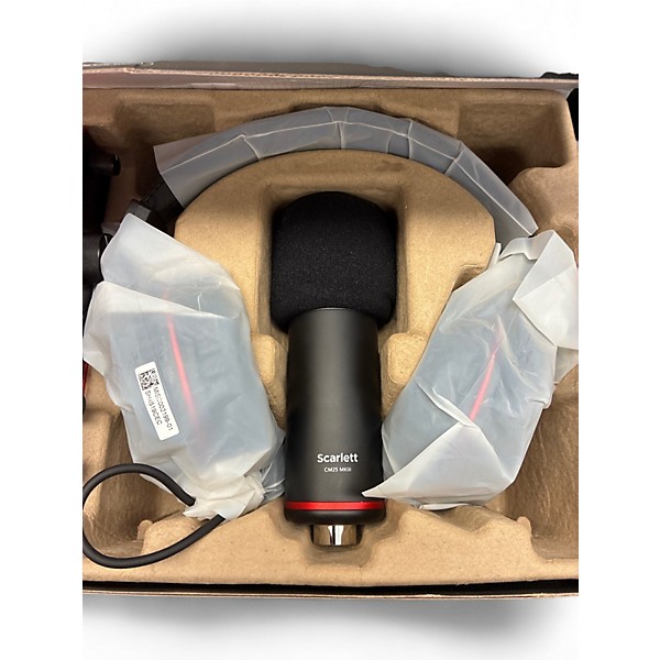 Used Focusrite 2i2 Studio 4th Gen Audio Interface