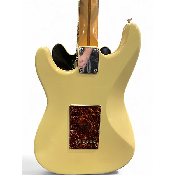 Used 1998 Fender California Strat White Solid Body Electric Guitar