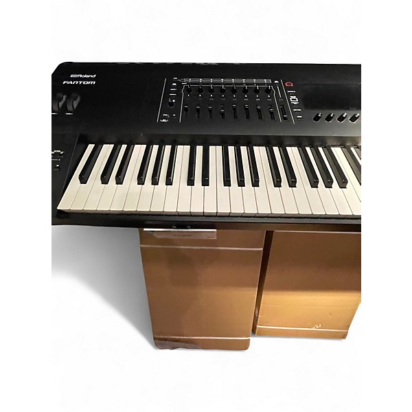 Used Roland Fantom 8 Keyboard Workstation