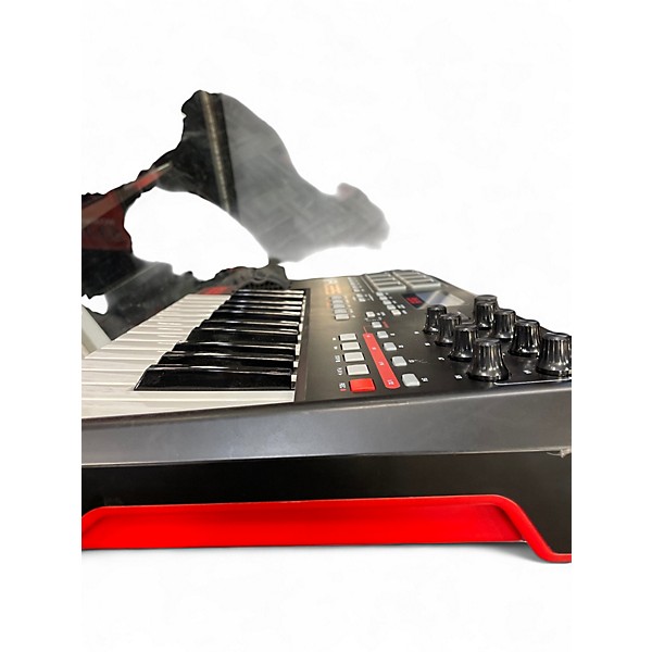 Used Akai Professional MPK225 25-Key MIDI Controller