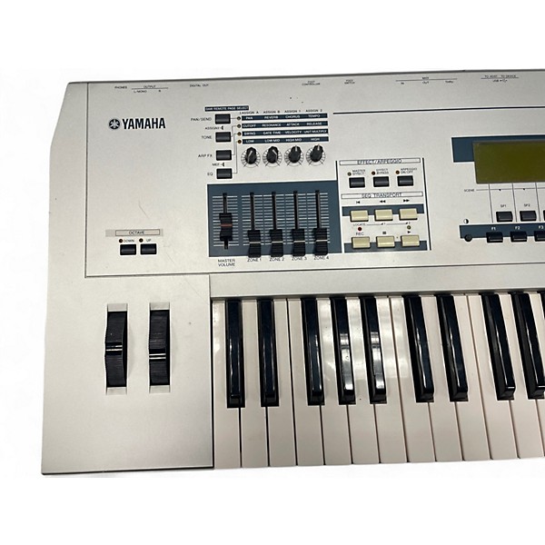 Used Yamaha MO6 61 Key Keyboard Workstation
