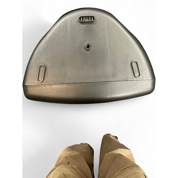 Used Behringer EUROLIVE B215D Powered Speaker