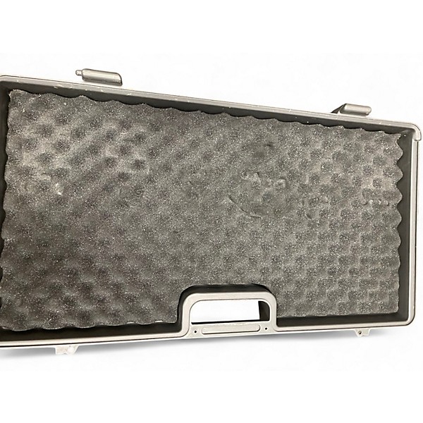 Used BOSS BCB60 Pedal Board