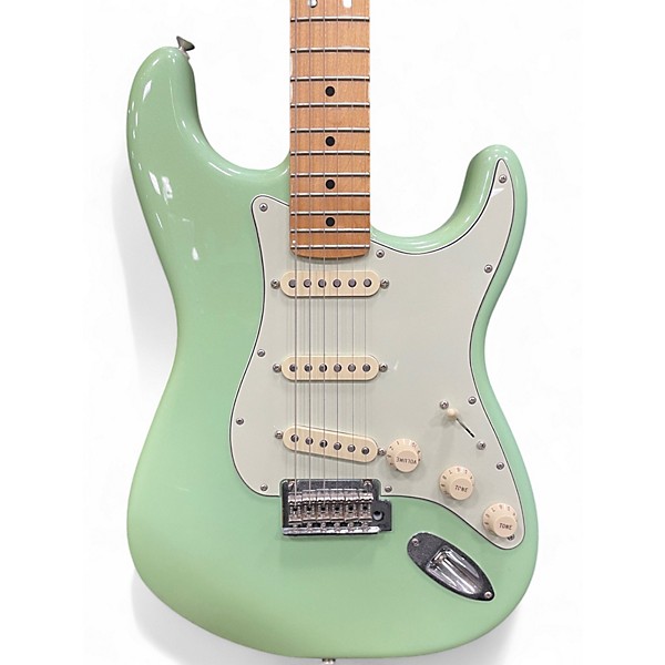 Used Fender Limited Edition Player Stratocaster Sea Foam Pearl Solid Body Electric Guitar